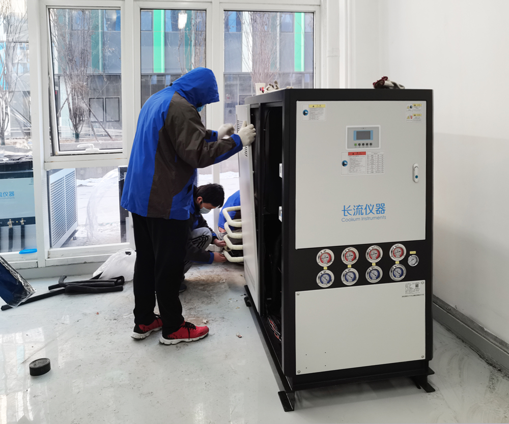 工業(yè)冷水機10K安裝現(xiàn)場.jpg