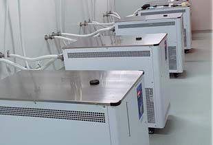 精密冷水機(jī)現(xiàn)場(chǎng)調(diào)試：確保高效運(yùn)行的關(guān)鍵步驟