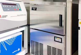 實驗室雪花制冰機(jī)需要24小時開機(jī)嗎？